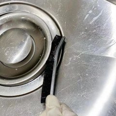 فرشاة الاماكن الضيقه