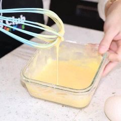 مضرب بيض سليكون عالي الجوده