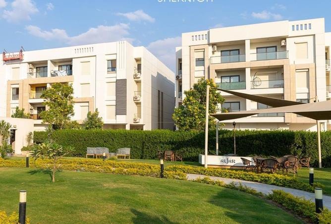 shkh-ghrftyn-tshtyb-fndk-100m-llbyaa-f-shyraton-almtar-bafdl-saar-big-2